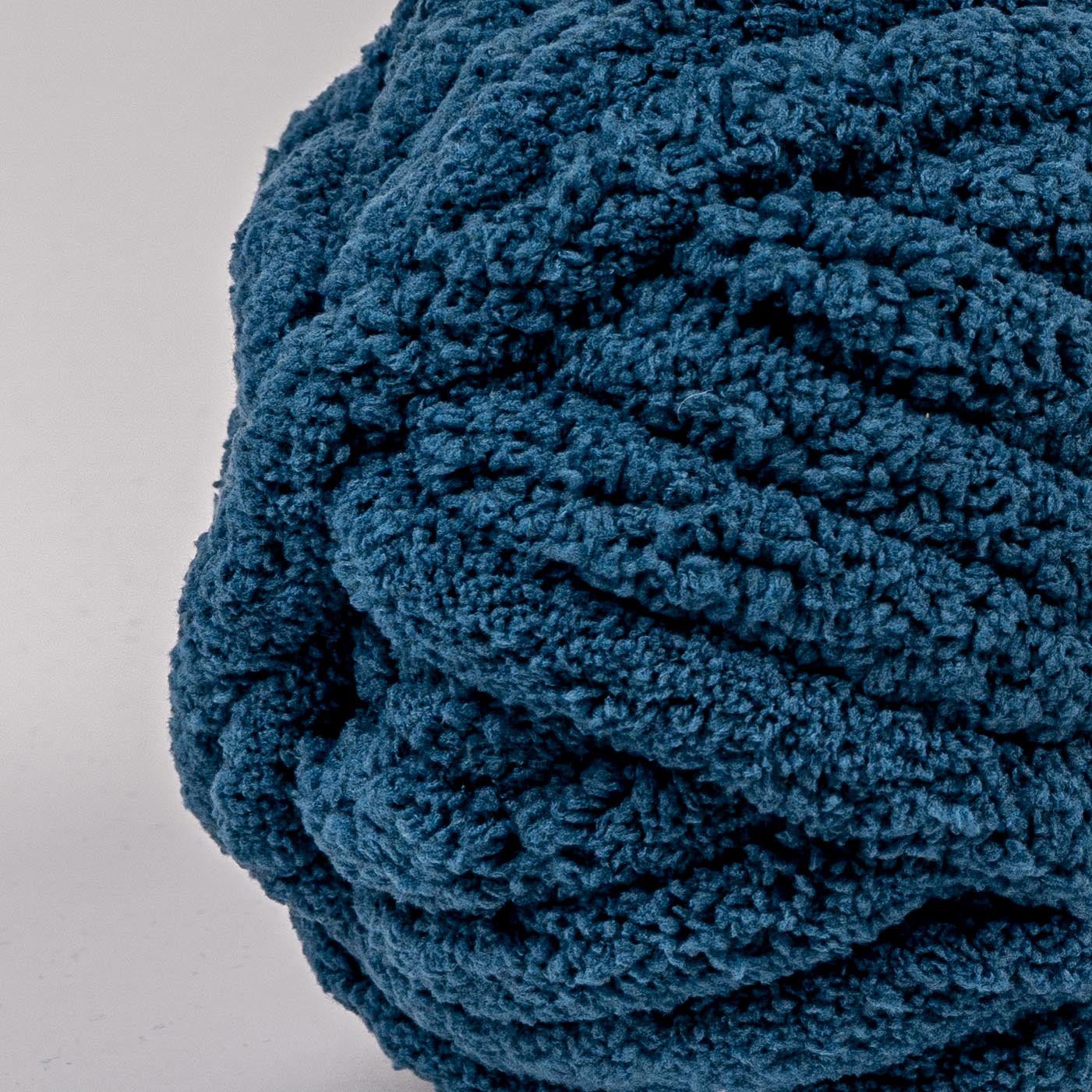 Chenille Yarn,100% Polyester,Vegan Chunky Yarn,Pink Jumbo Yarn DIY Knit  Chenille Yarn for Pet Mat/Hat/Throw,250g/8 oz